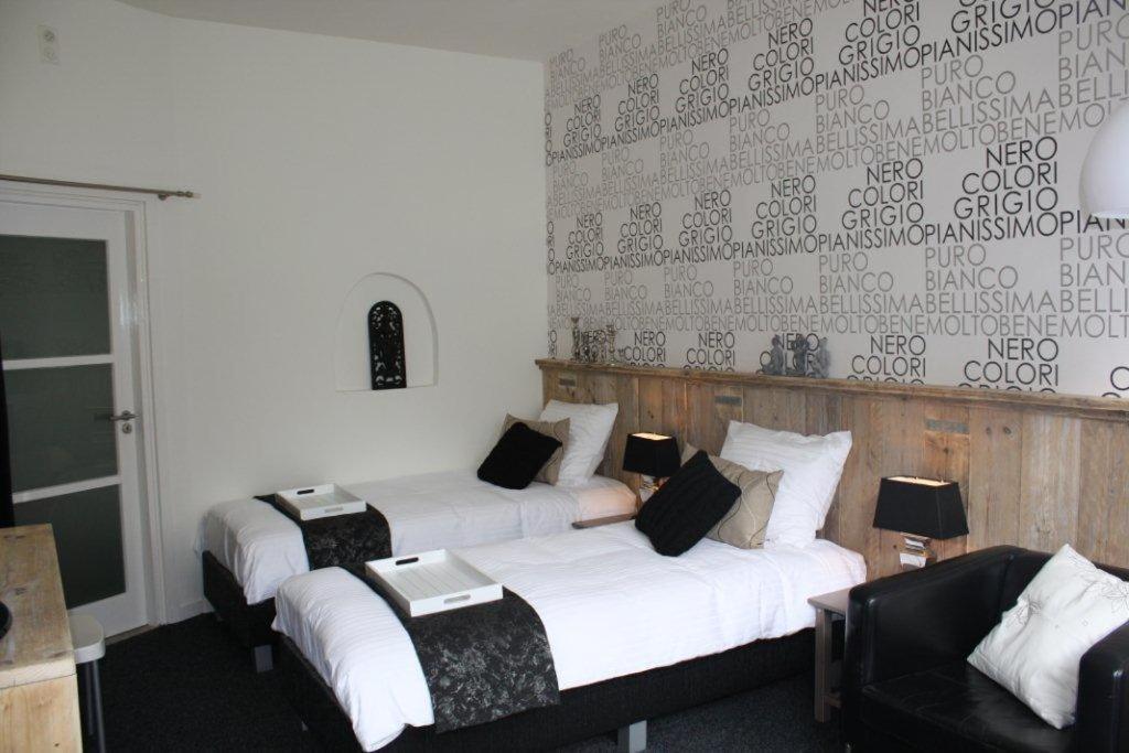 Bed & Breakfast Onder De Dekens Bed & Breakfast ฮาร์เดอร์วิก ภายนอก รูปภาพ